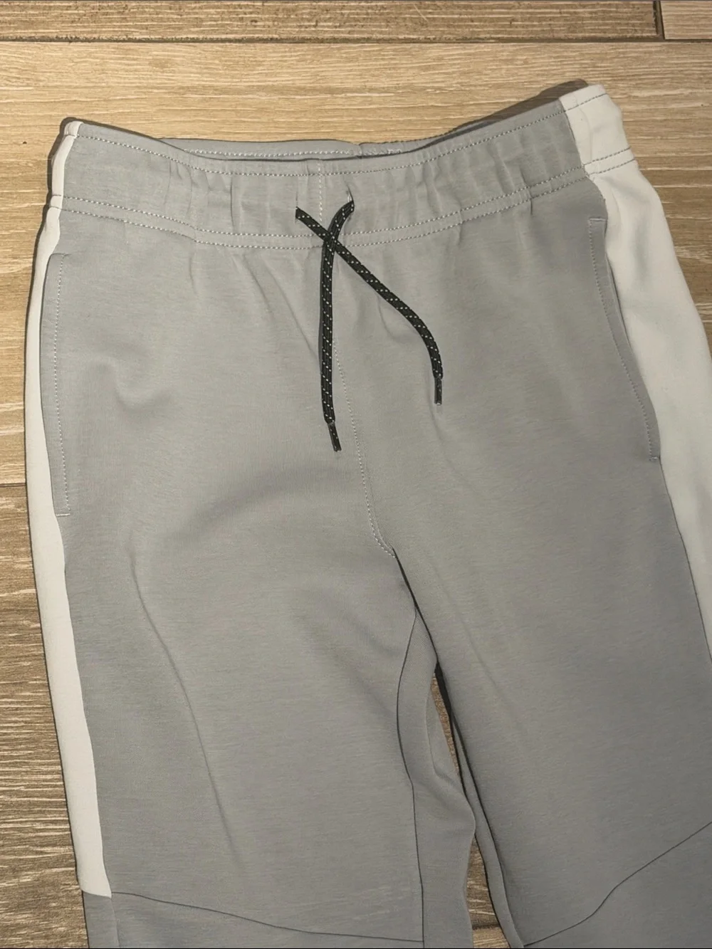 The Children's Place Gray Joggers with White Side Panels (SR)